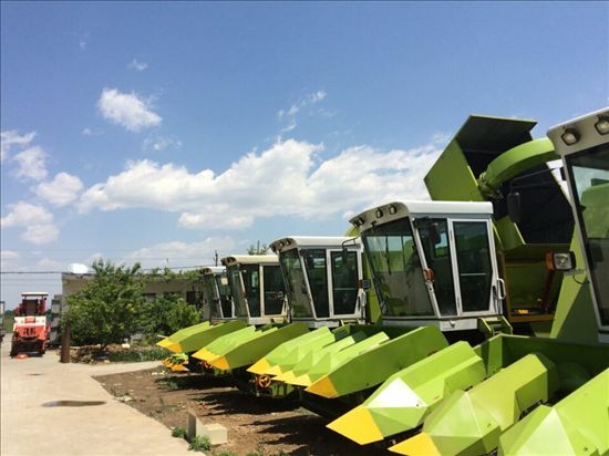 玉米收獲機